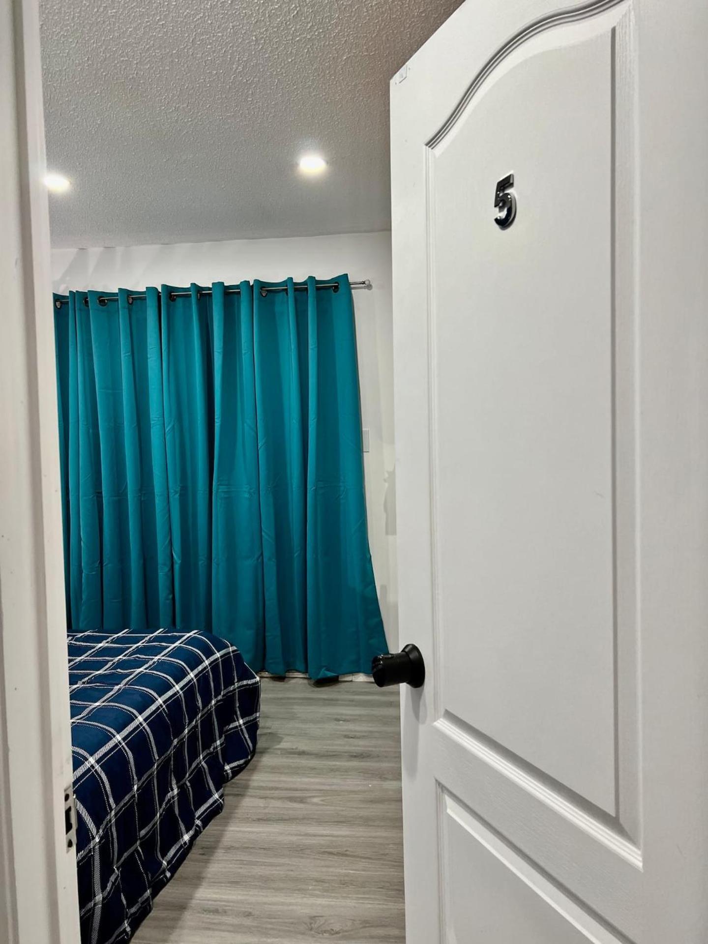 K5 Room Near Airport Mississauga Exterior foto